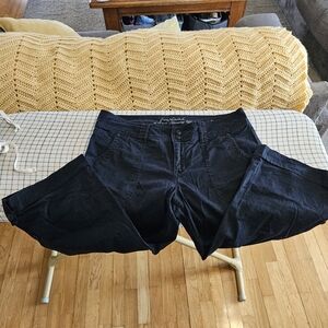 GV comfortable black capri pants. Barely worn.